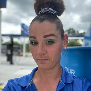 Meet your Posher, Cristina